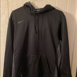 Nike Therma fit hoodie size medium